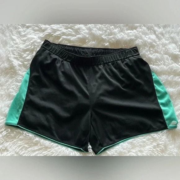Women’s New Balance Athletic Shorts Size Medium - Picture 1 of 7